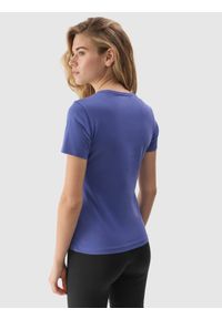 4f - 4F T-shirt gładki z bawełną organiczną damski - granatowy M. Okazja: na co dzień. Typ kołnierza: dekolt w serek. Kolor: niebieski. Materiał: bawełna. Wzór: gładki. Styl: sportowy, casual