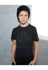 DSQUARED2 KIDS - Czarna koszulka z tłoczonym logo 4-16 lat. Kolor: czarny. Materiał: bawełna. Wzór: napisy, nadruk. Sezon: lato. Styl: sportowy