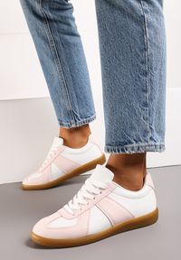 Born2be - Różowo-Białe Sneakersy w Stylu Klasycznych Tenisówek Filtris. Nosek buta: okrągły. Zapięcie: sznurówki. Kolor: różowy. Materiał: materiał. Obcas: na obcasie. Wysokość obcasa: niski #5