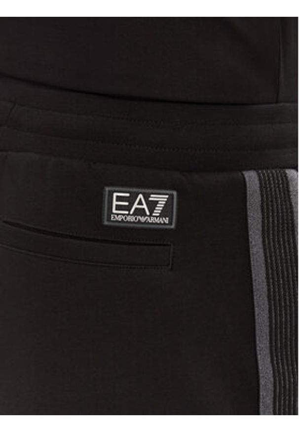 EA7 Emporio Armani Szorty sportowe 7M000544 AF12660 UC001 Czarny Regular Fit. Kolor: czarny. Materiał: syntetyk, bawełna. Styl: sportowy