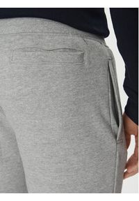 Guess Spodnie dresowe Z2YB22 KAIJ1 Szary Regular Fit. Kolor: szary. Materiał: bawełna #2