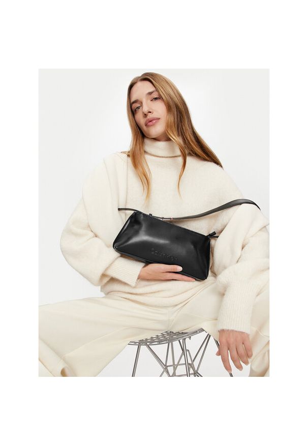 Torebka Calvin Klein. Kolor: czarny