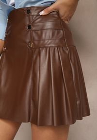 Renee - Brązowa Spódnica z Bawełną High Waist z Imitacji Skóry z Napami Tillaria. Stan: podwyższony. Kolor: brązowy. Materiał: bawełna, skóra. Styl: klasyczny, elegancki #4