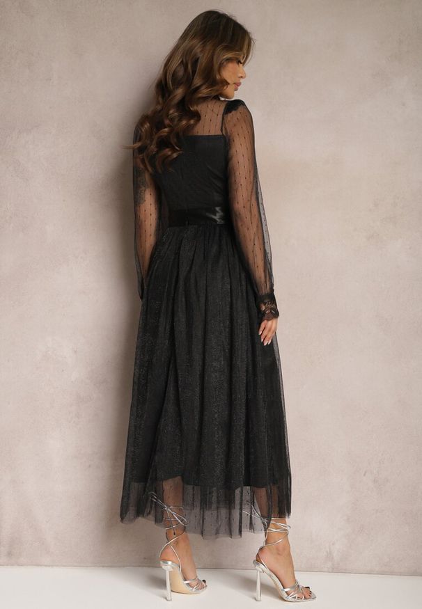 Renee - Czarna Siateczkowa Sukienka Maxi o Rozkloszowanym Kroju z Ozdobną Koronką Narile. Kolor: czarny. Materiał: koronka. Wzór: koronka. Styl: elegancki. Długość: maxi