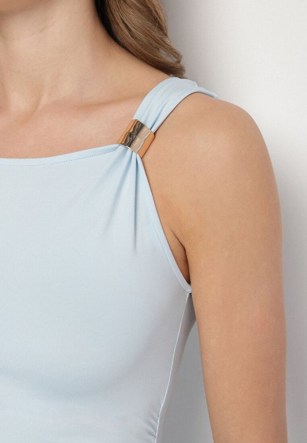 Born2be - Niebieska Koktajlowa Sukienka z Wiskozą Ozdobiona Marszczeniem Galapina. Okazja: na imprezę. Kolor: niebieski. Materiał: wiskoza. Wzór: aplikacja. Styl: wizytowy