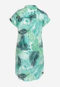 Born2be - Zielona Wiskozowa Tunika o Koszulowym Fasonie Lekko Asymetryczna Stoccia. Okazja: na co dzień. Kolor: zielony. Materiał: wiskoza. Styl: klasyczny, casual, elegancki