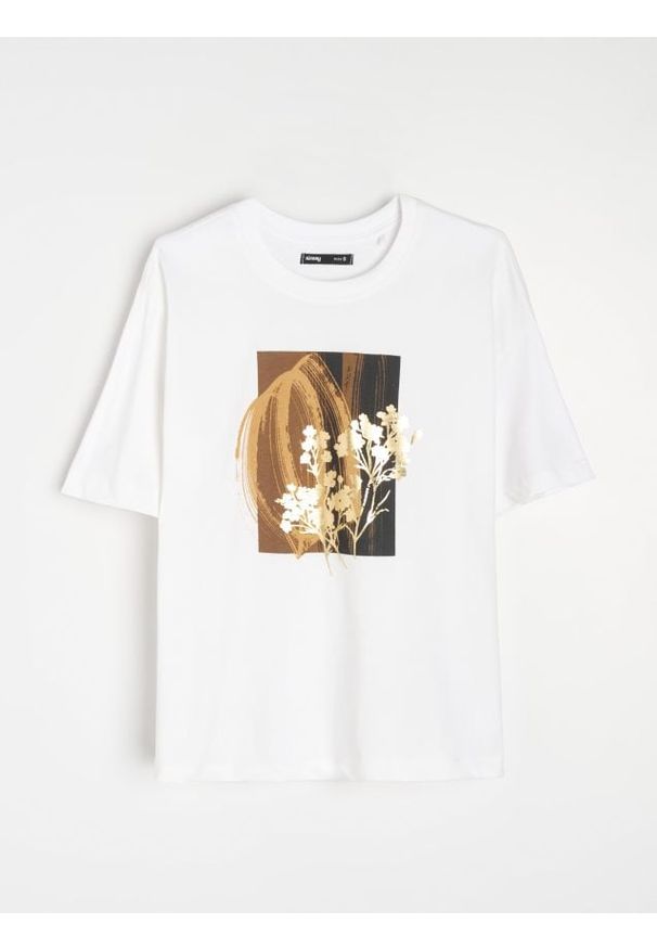 Sinsay - Bawełniana koszulka z nadrukiem - biały. Kolor: biały. Materiał: bawełna. Wzór: nadruk