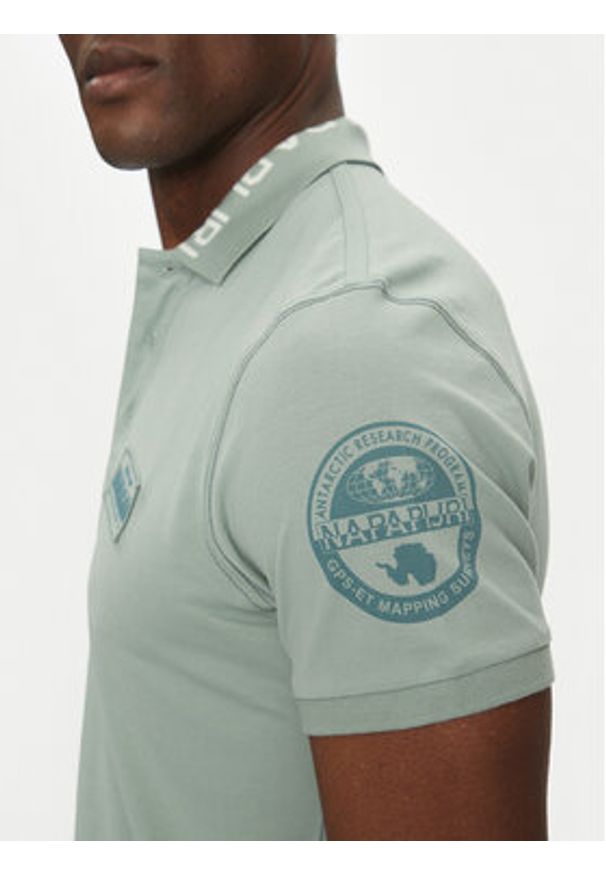 Napapijri Polo E-Amundsen NP0A4IN9 Zielony Regular Fit. Typ kołnierza: polo. Kolor: zielony. Materiał: bawełna