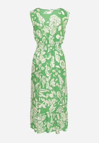 Born2be - Zielona Rozkloszowana Sukienka z Wiskozy w Kwiaty z Gumką w Talii Eranea. Kolor: zielony. Materiał: wiskoza. Wzór: kwiaty. Styl: elegancki