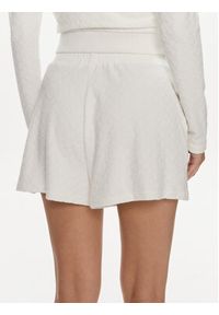 Guess Szorty sportowe V4GD15 KC5W2 Écru Loose Fit. Materiał: syntetyk #4