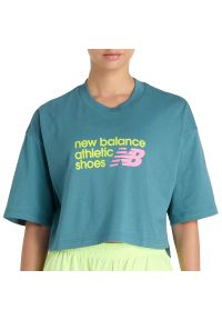 Koszulka damska New Balance WT51908AAZ - niebieska. Kolor: niebieski. Materiał: bawełna, materiał. Długość rękawa: krótki rękaw. Długość: krótkie. Wzór: napisy #1