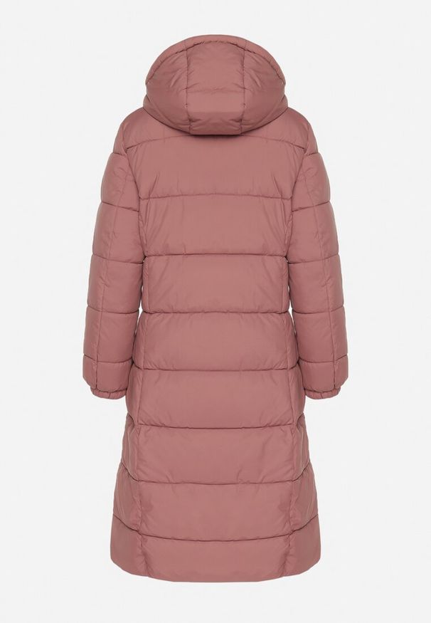 Born2be - Różowa Kurtka Pikowana Mocno Ocieplana z Odpinanym Kapturem i Napami u Dołu Vorira. Okazja: na co dzień. Kolor: różowy. Materiał: jeans, polar. Długość rękawa: długi rękaw. Długość: długie. Styl: klasyczny, elegancki, casual
