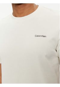 Calvin Klein T-Shirt Micro Logo Interlock K10K109894 Beżowy Regular Fit. Kolor: beżowy. Materiał: bawełna #3