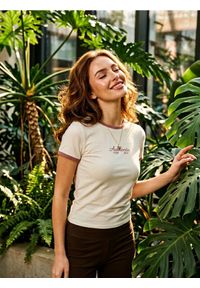 Sinsay - Bawełniana koszulka z napisem - kremowy. Kolor: kremowy. Materiał: bawełna. Wzór: napisy #1