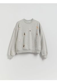Reserved - Bluza z haftem - jasnoszary. Kolor: szary. Materiał: dzianina, bawełna. Wzór: haft #1