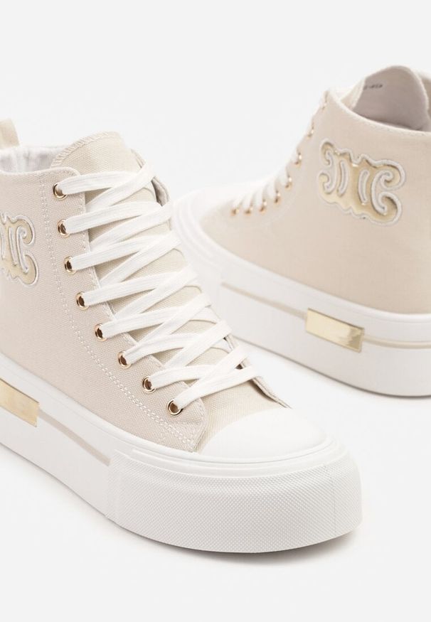 Born2be - Beżowe Trampki za Kostkę na Grubej Podeszwie z Ozdobną Naszywką Nurivve. Okazja: na co dzień. Wysokość cholewki: za kostkę. Nosek buta: okrągły. Zapięcie: sznurówki. Kolor: beżowy. Materiał: jeans. Wzór: aplikacja. Styl: casual, klasyczny