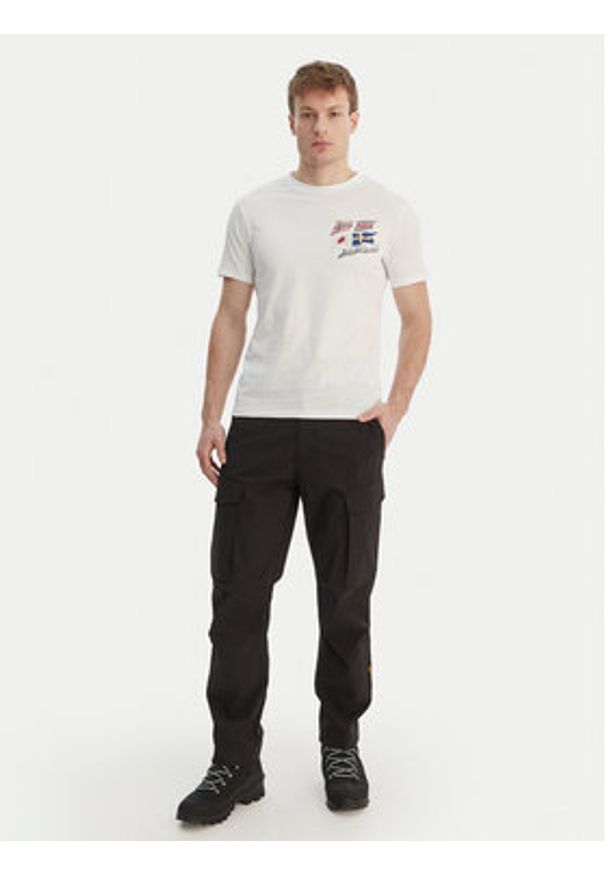 Napapijri T-Shirt S-Mahsa NP0A4FZB Biały Regular Fit. Kolor: biały. Materiał: bawełna