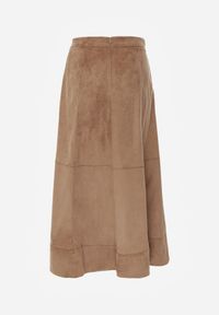 Renee - Beżowa Gładka Spódnica z Imitacji Zamszu o Rozkloszowanym Kroju Nettia. Kolor: beżowy. Materiał: zamsz. Wzór: gładki #3
