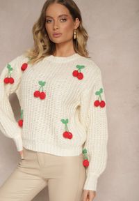 Renee - Jasnobeżowy Sweter ze Ściągaczami w Wisienki Ventinnia. Okazja: na co dzień. Kolor: beżowy. Materiał: jeans, skóra. Sezon: zima, jesień. Styl: klasyczny, casual #5