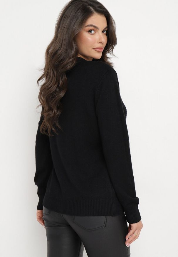 Born2be - Czarny Sweter z Warkoczykowym Splotem Emaera. Kolor: czarny. Wzór: ze splotem. Styl: klasyczny