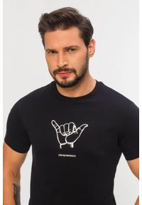 Emporio Armani - EMPORIO ARMANI Granatowy t-shirt męski z białym printem, Rozmiar XXL. Kolor: niebieski. Materiał: prążkowany. Wzór: nadruk