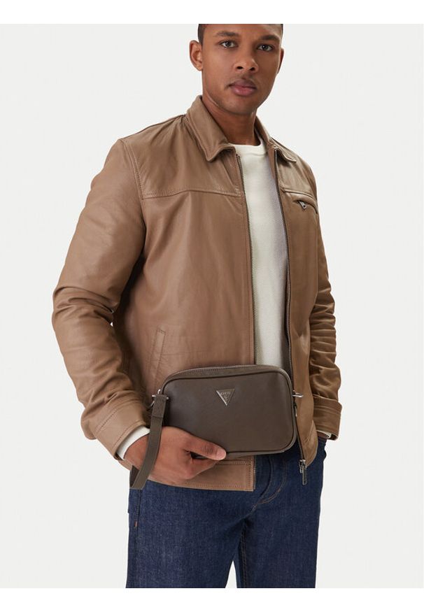 Guess Saszetka HMMISA P6150 Brązowy. Kolor: brązowy. Materiał: skóra