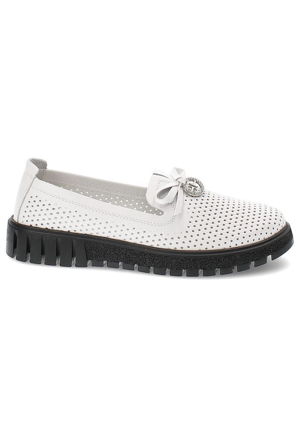 Białe Mokasyny Filippo Eleganckie Wsuwane Obuwie Damskie. Zapięcie: bez zapięcia. Kolor: biały. Materiał: materiał. Sezon: wiosna, lato. Styl: elegancki