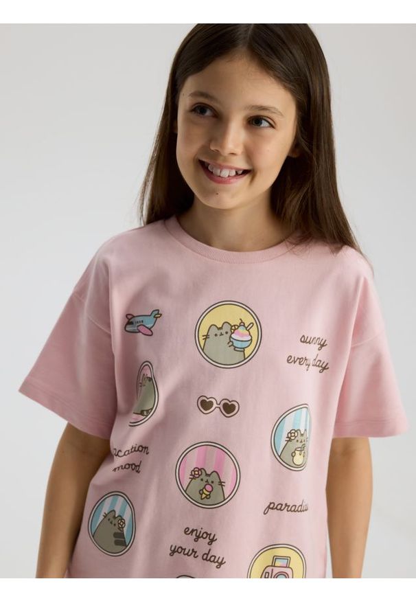 Reserved - T-shirt Pusheen - pastelowy róż. Kolor: różowy. Materiał: bawełna