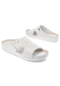 Białe Klapki Armodo Modne Obuwie Damskie. Kolor: biały. Materiał: skóra. Wzór: kolorowy. Sezon: lato. Styl: elegancki #3