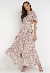 Born2be - Różowa Sukienka Aluva. Okazja: na co dzień. Kolor: różowy. Materiał: tkanina, wiskoza, materiał. Wzór: nadruk, aplikacja, kwiaty. Typ sukienki: kopertowe, proste. Styl: casual. Długość: maxi #1