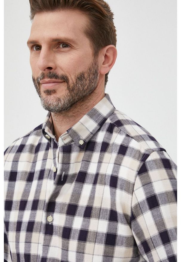 s.Oliver koszula bawełniana męska kolor biały slim z kołnierzykiem button-down. Typ kołnierza: button down. Kolor: biały. Materiał: bawełna. Długość rękawa: długi rękaw. Długość: długie
