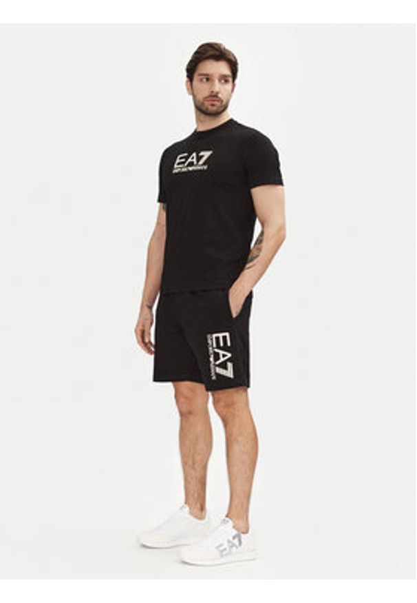 EA7 Emporio Armani Szorty sportowe 7M000232 AF13512 MC156 Czarny Regular Fit. Kolor: czarny. Materiał: bawełna. Styl: sportowy
