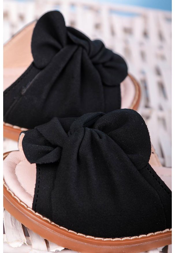 Casu - Czarne sandały na rzep z zakrytą piętą kokarda casu yj223c. Zapięcie: rzepy. Kolor: czarny