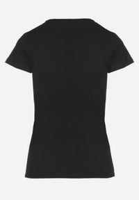 Born2be - Czarny Bawełniany T-shirt Ozdobiony Cyrkoniami i Napisem Divera. Okazja: na co dzień. Kolor: czarny. Materiał: bawełna. Wzór: napisy, aplikacja. Styl: klasyczny, casual #6