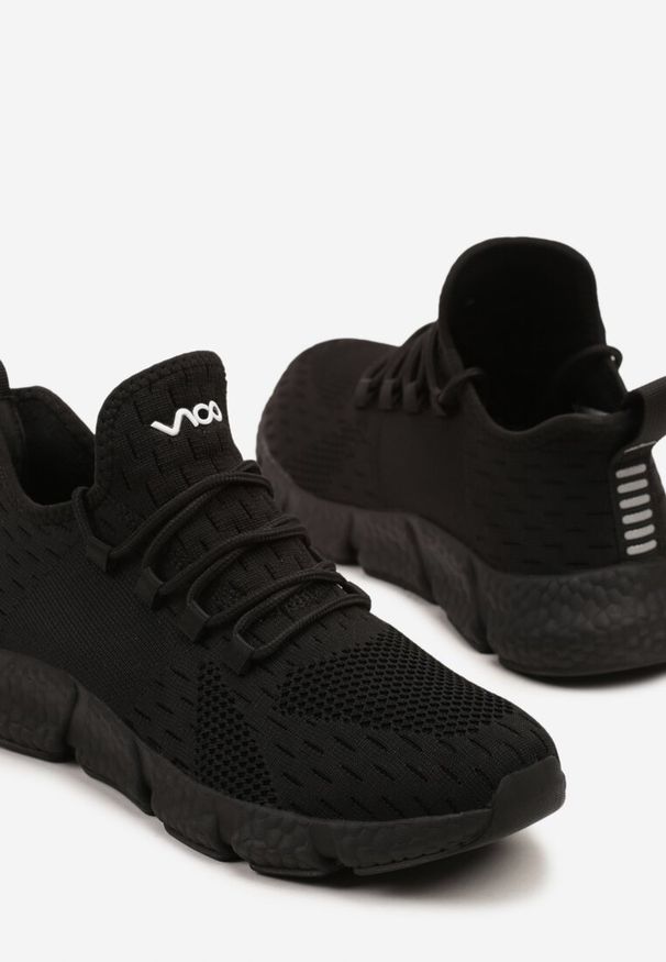 Born2be - Czarne Wsuwane Buty Sportowe Sneakersy z Siateczki na Tłoczonej Podeszwie Salafina. Okazja: na co dzień. Zapięcie: bez zapięcia. Kolor: czarny