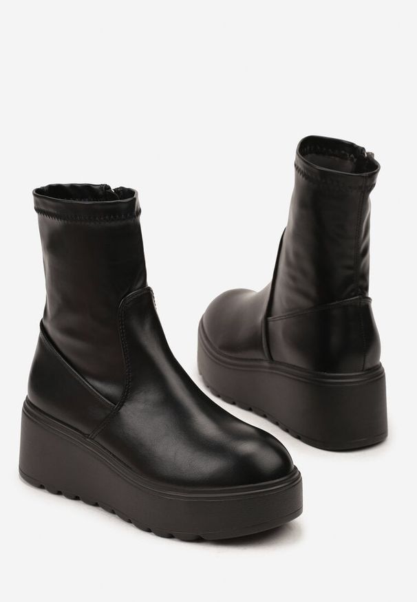 Born2be - Czarne Botki Vices na Platformie z Przylegającą Cholewką Falomia. Okazja: na co dzień. Kolor: czarny. Materiał: skóra, jeans. Szerokość cholewki: normalna. Obcas: na platformie. Styl: wizytowy, casual, elegancki