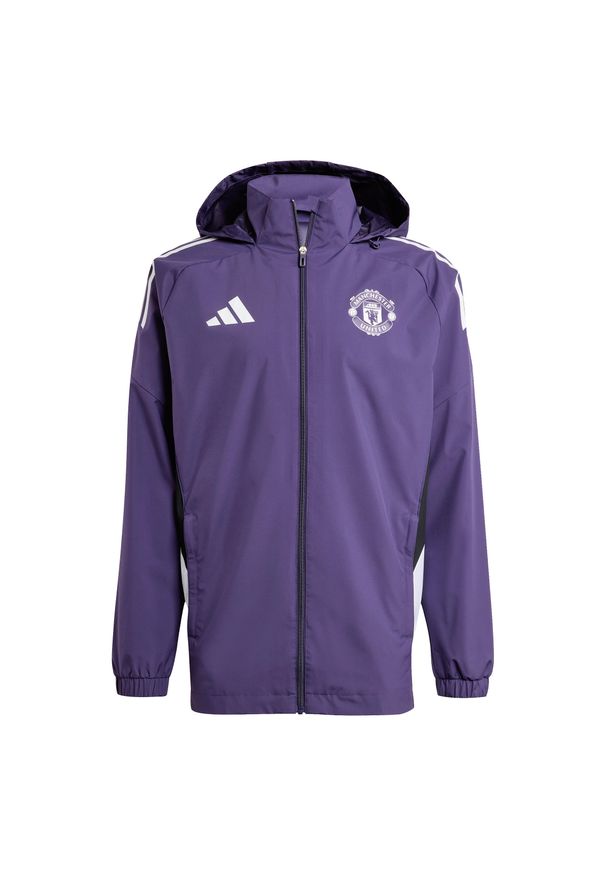Adidas - Kurtka dresowa zewnętrzna Manchester United 2025/26. Kolor: wielokolorowy, fioletowy, biały. Materiał: dresówka. Sport: piłka nożna