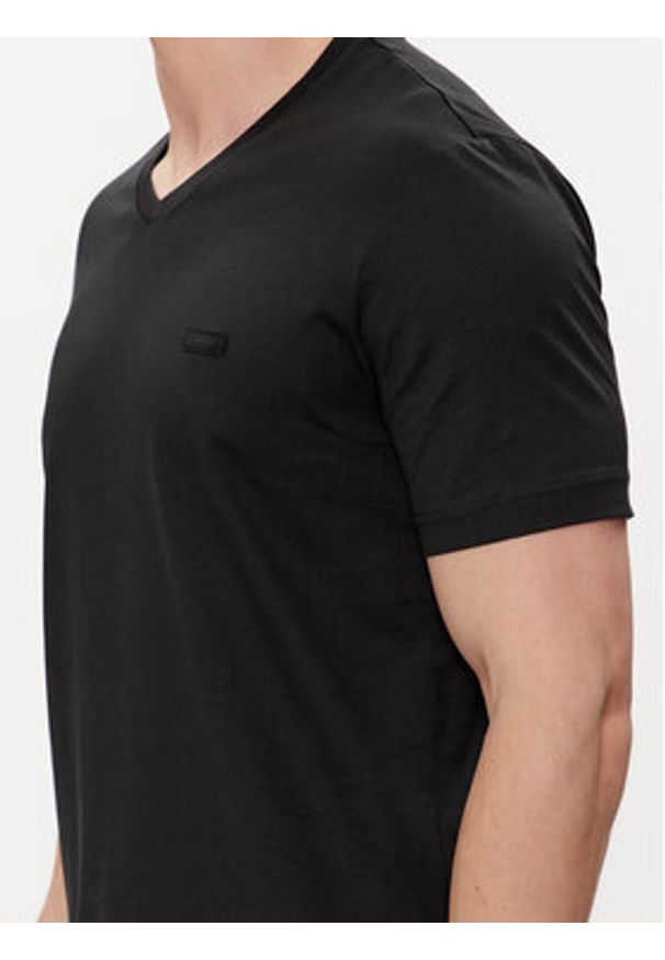 Calvin Klein T-Shirt Smooth K10K112507 Czarny Regular Fit. Kolor: czarny. Materiał: bawełna