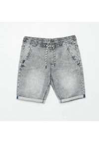 Cropp - Jeansowe szorty jogger - Jasny szary. Kolor: szary. Materiał: jeans #1