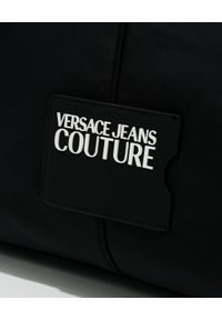 Versace Jeans Couture - VERSACE JEANS COUTURE - Czarny plecak z logo. Kolor: czarny. Materiał: nylon