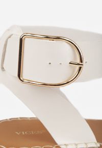 Born2be - Białe Sandały VICES na Niskim Koturnie z Plecionki z Paskiem Wokół Kostki Tetea. Okazja: na co dzień. Zapięcie: pasek. Kolor: biały. Materiał: len. Sezon: lato. Obcas: na koturnie. Styl: casual, klasyczny #5