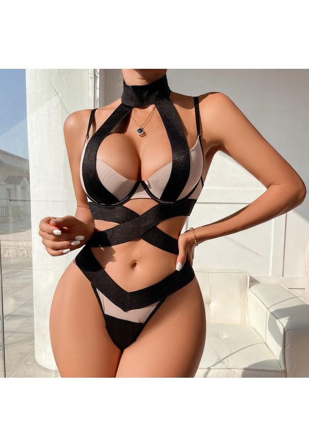 Intica - Komplet bielizny z ozdobnymi pasami podkreślający sylwetkę Irmentraut. Kolor: wielokolorowy. Materiał: materiał. Wzór: paski