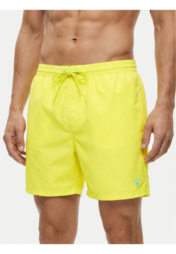 Guess Szorty kąpielowe F6GT24 WG282 MEDIUM Zielony Regular Fit. Kolor: zielony. Materiał: syntetyk