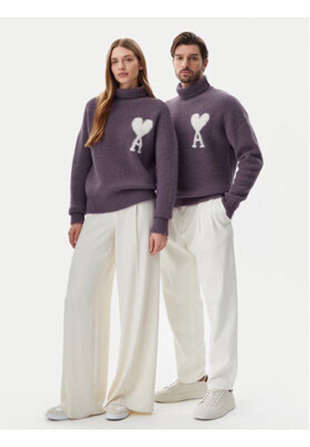 AMI PARIS Golf UKS425.KN0032 Fioletowy Relaxed Fit. Typ kołnierza: golf. Kolor: fioletowy. Materiał: wełna