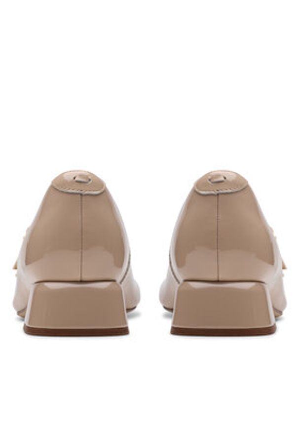 Clarks Półbuty 26181313 Beżowy. Kolor: beżowy. Materiał: lakier, skóra