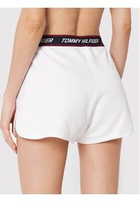 TOMMY HILFIGER - Tommy Hilfiger Szorty sportowe Tape S10S101432 Biały Regular Fit. Kolor: biały. Materiał: bawełna #3