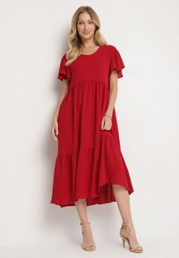 Born2be - Czerwona Sukienka o Rozkloszowanym Kroju z Wiskozą Filastia. Okazja: na co dzień. Typ kołnierza: dekolt w kształcie V. Kolor: czerwony. Materiał: wiskoza. Długość rękawa: krótki rękaw. Typ sukienki: rozkloszowane. Styl: klasyczny, casual, elegancki #1