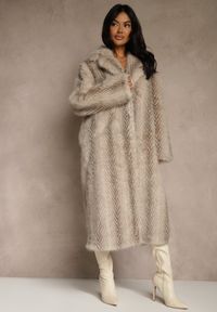 Renee - Jasnobeżowy Płaszcz Futerko o Jednorzędowym Fasonie Cataris. Okazja: na co dzień. Kolor: beżowy. Materiał: futro. Styl: casual, elegancki #6