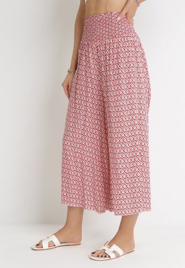 Born2be - Różowe Wiskozowe Spodnie z Szerokimi Nogawkami i Gumką w Pasie Athulia. Kolor: różowy. Materiał: wiskoza. Sezon: wiosna, lato