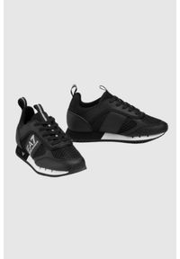 EA7 Emporio Armani - EA7 Czarne sneakersy męskie z białym logo. Kolor: czarny #2